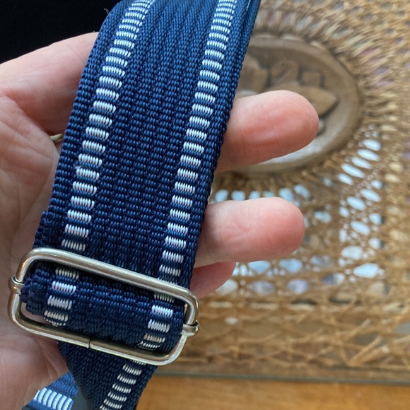 Sammy USA navy blue train case with lots of storage. New. Has lock. - Picture 4 of 10